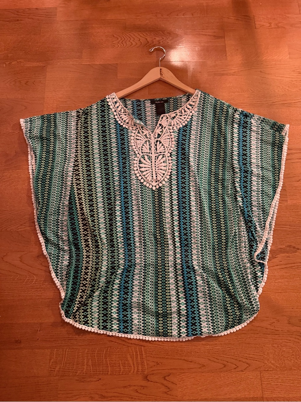 Crochet-Trim Printed Tunic Top - Green Multi, size L - Picture 2 of 5